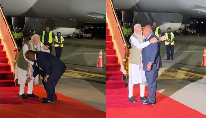 Prime Minister of Papua New Guinea touched the feet of PM Modi