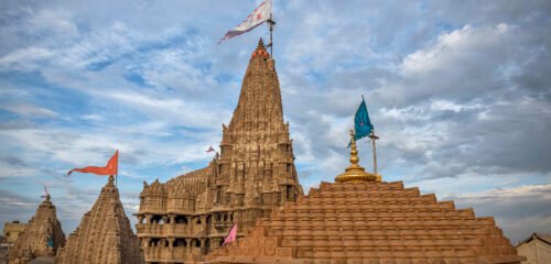 Biparjoy: Dwarkadhish temple closed for devotees, Raksha flag not changed due to strong winds