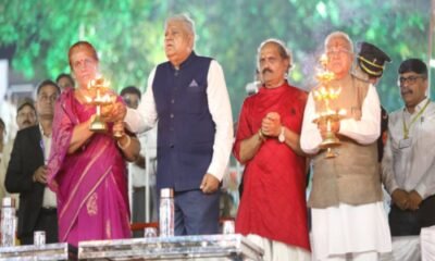 MP News:Vice President Dhankhar participates in Mahaarti of Maa Narmada