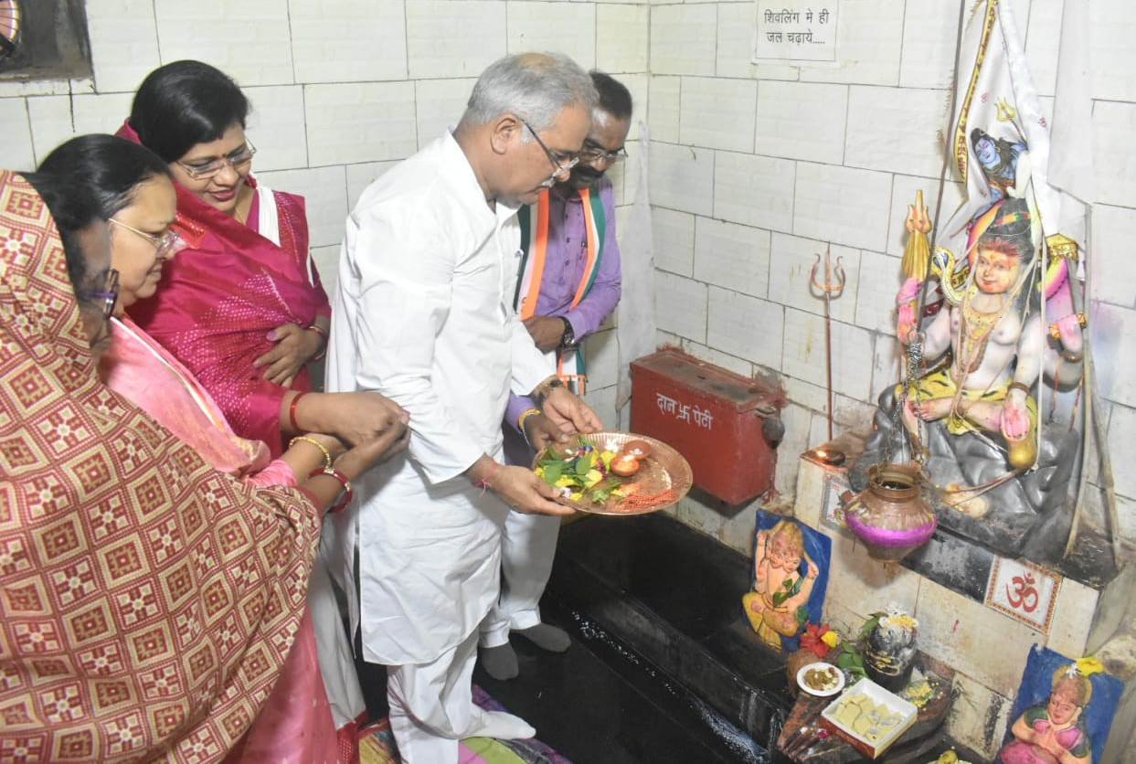 CM Baghel worshiped at Shiva temple in Bharda