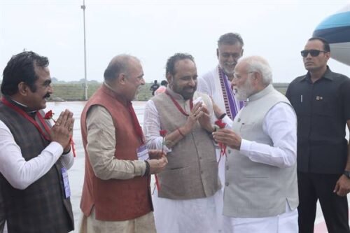 Prime Minister was welcomed at Dumna Airport in Jabalpur