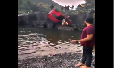 Indore: The car parked on the side of the pool slipped and fell into the water, watch video