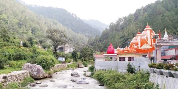 Kainchi Dham: Temple committee implements dress code for devotees, know more