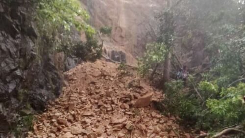 Rudraprayag: Debris fell from hill in Gaurikund due to heavy rains, 13 people missing, Kedarnath Yatra stopped