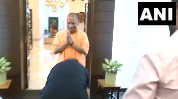 Superstar Rajinikanth met Chief Minister Yogi