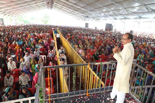 MP News: CM Shivraj's fans got emotional due to his statement, why did he give such a statement?