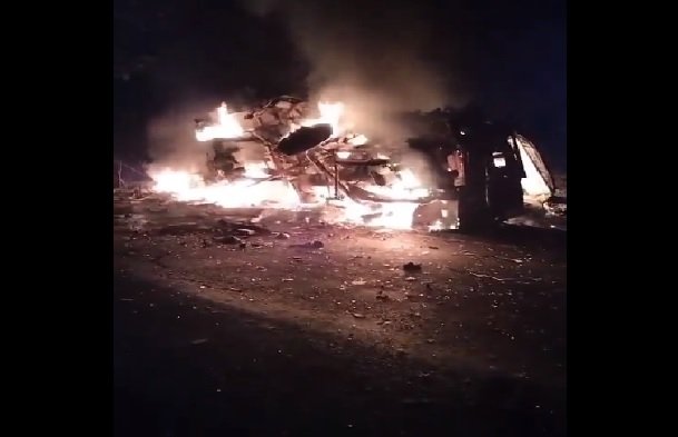 MP News: Massive fire broke out in a bus that overturned after colliding with a dumper, 5 dead