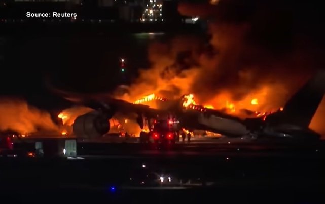 Japan Plane Fire: A massive fire broke out in a plane during landing in Japan, all passengers safe, 5 crew members died