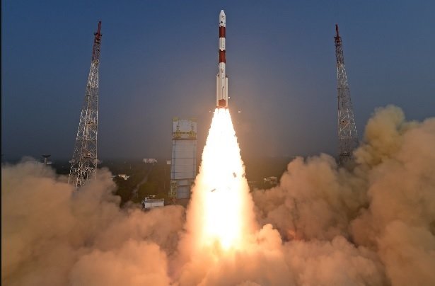 XpoSAT Launch: ISRO's big success on the first day of the new year, successful launch of XpoSAT to know the secrets of black hole