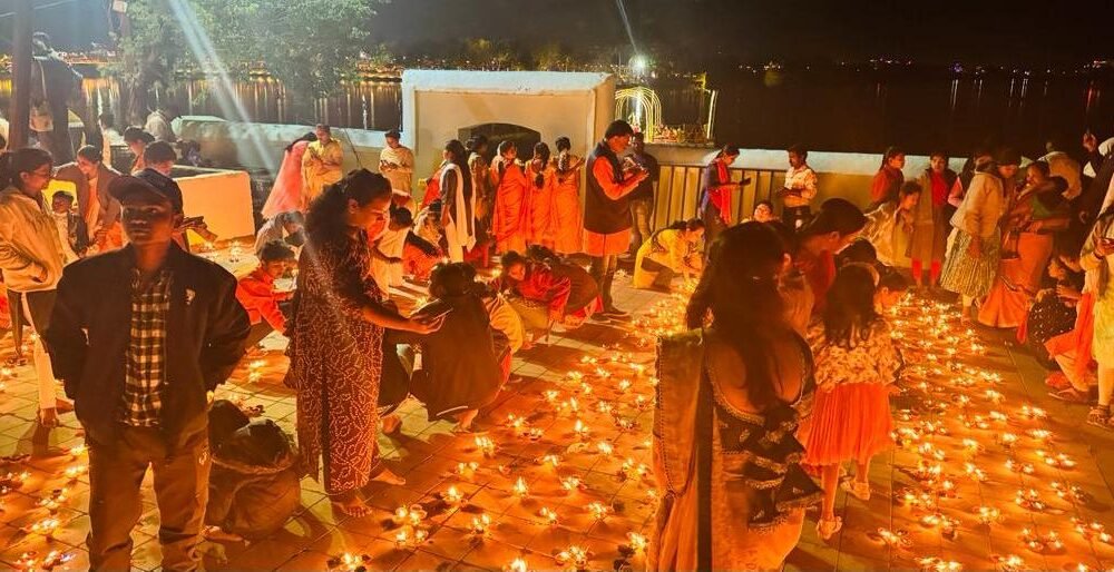 CG News: Dalpat Sagar lit up to welcome Ram Lalla, illuminated with three lakh lamps and fireworks