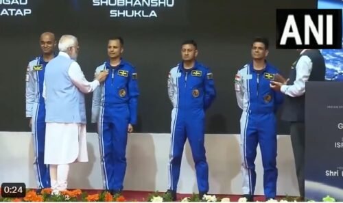 Gaganyaan Mission: Prime Minister announced the names of 4 astronauts of Gaganyaan, pictures revealed