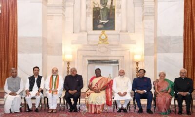 Bharat Ratna was given posthumously to 4 personalities including Narasimha Rao, Chaudhary Charan Singh, Advani will be given it at home on March 31