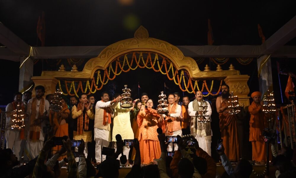 Rajim Kumbh: Chief Minister Sai performed Maha Aarti of Mahanadi, Triveni Sangam of Mahanadi became devotional