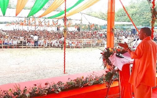 Chhattisgarh: Bulldozer Baba of UP got a unique welcome in Chhattisgarh, Yogi thundered in Rajnandgaon, Korba and Bilaspur