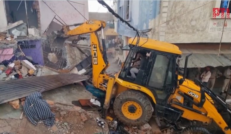 MP News: House of rape and violence accused demolished in Ashoknagar, TI also suspended