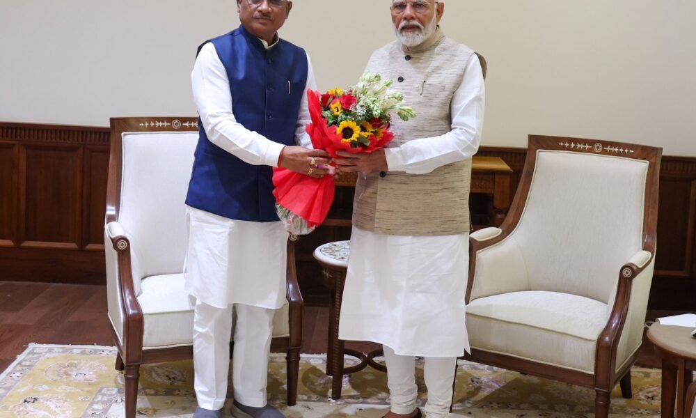Chhattisgarh: Chief Minister Sai met Prime Minister Modi, gave information about vision document and anti-Naxal operations