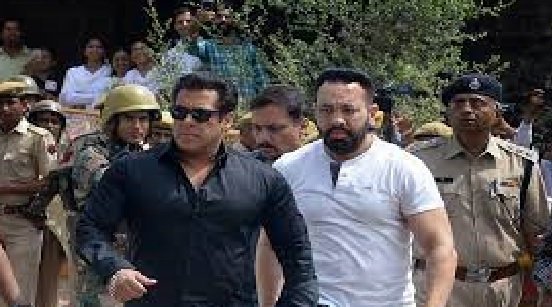 Salman Khan: There was a plan to raid Salman's car with weapons like AK-47, four people associated with Lawrence gang arrested