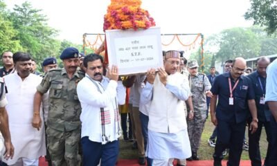 Chhattisgarh: CM Sai and Deputy CM Sharma paid tribute to the soldier martyred in IED blast, gave shoulder to the dead body