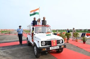 Chhattisgarh: Emotional farewell given to outgoing Governor Vishwabhushan Harichandan, new Governor Ramen Deka will take oath on July 31