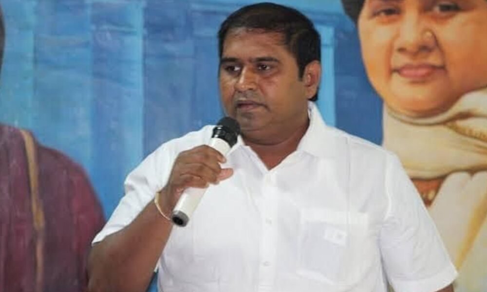 BSP: Tamil Nadu BSP state president murdered outside his house, surrounded and killed by miscreants in public