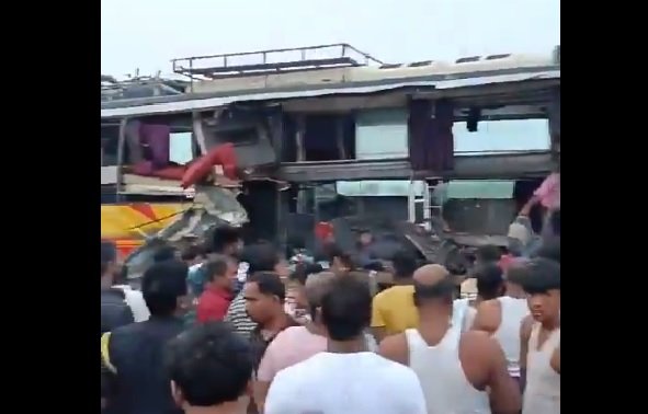 Unnao Accident: 18 killed in collision between sleeper bus and tanker, accident happened on Lucknow-Agra Expressway