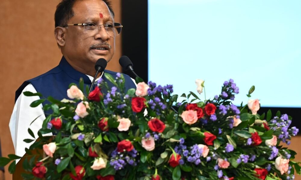 Breaking News: Collector conference begins in Raipur, Chief Minister's warning - maintain control over language, otherwise strict action will be taken