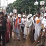 Chhattisgarh: Chief Minister inaugurated the state level 'Swachhta Hi Seva' fortnight, cleaned with broom, administered oath of cleanliness