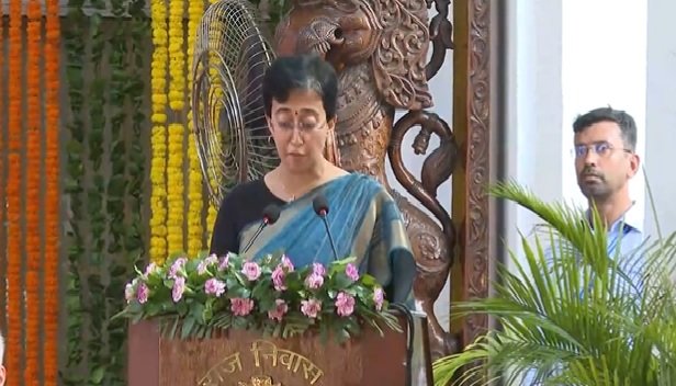 Delhi: Atishi becomes the youngest Chief Minister of Delhi, takes oath along with 6 ministers