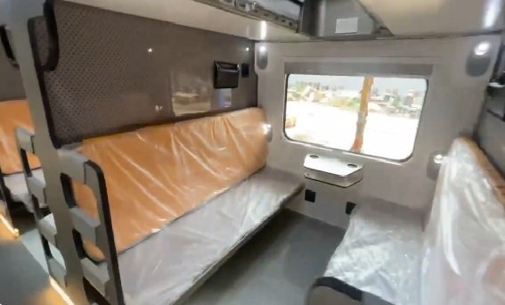 Vande Bhara Sleeper: Railway Minister showed the first glimpse of sleeper Vande Bharat, MP will get two trains by December