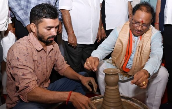 Chhattisgarh: CM Sai made a big announcement on Gandhi Jayanti, 25% discount will be available on the purchase of Khadi clothes in the state