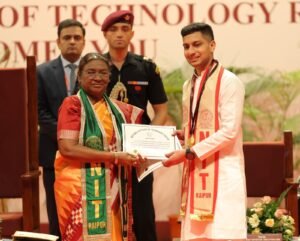 Chhattisgarh: President gave gold medals to 12 toppers of NIT, laid emphasis on proper use of technical skills and knowledge in nation building