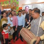 Chhattisgarh: Chief Minister Sai encouraged the players by playing Mandar, listened to traditional instruments