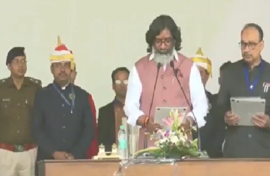 Jharkhand: Hemant Soren becomes Chief Minister of Jharkhand for the fourth time, takes oath alone