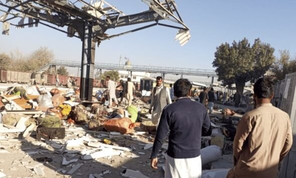 Pakistan: Blast at Quetta railway station in Balochistan province, 21 people killed, many injured