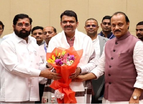 Maharashtra CM Oath: Devendra Fadnavis took oath as Chief Minister for the third time, Shinde and Pawar became Deputy CMs