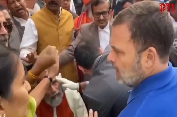 Delhi: BJP leaders complained against Rahul Gandhi under serious sections, Rahul said - BJP MPs were standing with sticks on the steps of Parliament