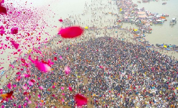 Mahakumbh 2025: More than 2.50 crore devotees took holy dip in Prayagraj Mahakumbh, crowd of faith gathered on Triveni banks