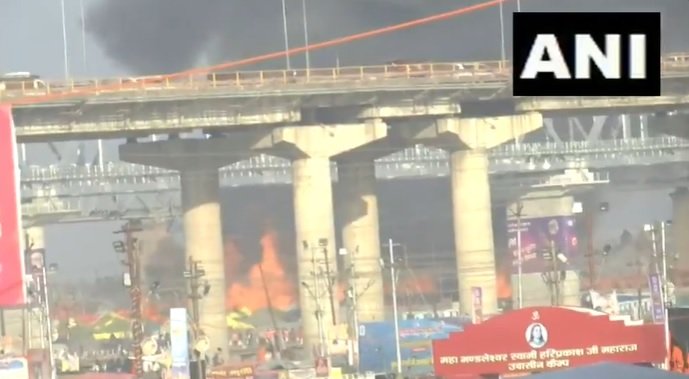 Mahakumbh Fire: Fire broke out in pandals under Shastri Bridge, no casualties