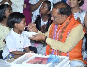 Raipur: CM Sai celebrated his birthday in 'Balika Grih', shared happy moments with small smiles