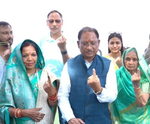 Chhattisgarh: Chief Minister Sai voted in the third phase of Panchayat elections, participated in the great festival of democracy