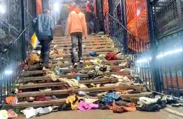 Delhi: Stampede at New Delhi Railway Station due to crowd gathered to go to Mahakumbh, 18 dead, 20 injured