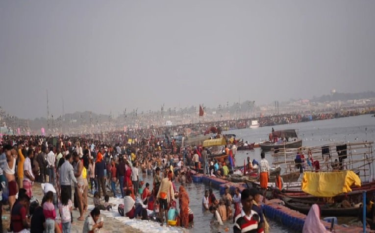 Mahakumbh 2025: More than 40 crore devotees have taken bath in Mahakumbh, Bihar Governor also took a dip in Sangam