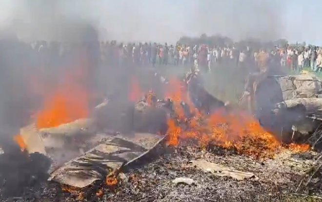 MP News: Air Force fighter plane crashes in a field in Shivpuri, both pilots safe