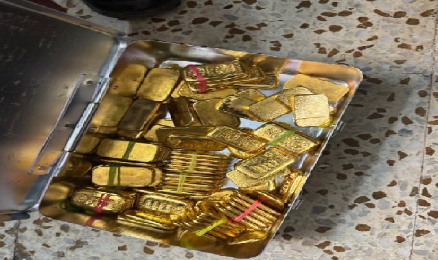 Ahmedabad: 90 kg gold and cash found in closed flat of stock market operator, officials were shocked