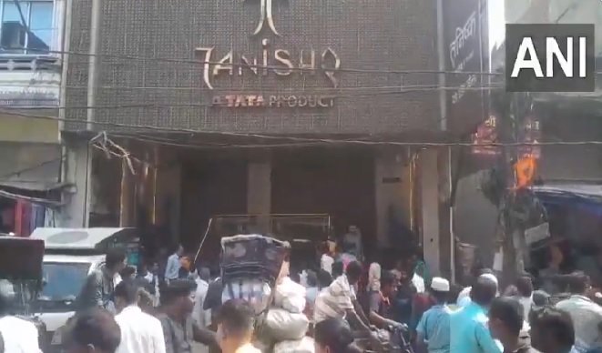 Tanishq Robbery: 25 crore looted from Tanishq showroom in Ara, Bihar, two miscreants injured in encounter