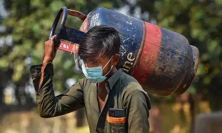 LPG Price: LPG gas cylinder became cheaper, know how much the price has reduced