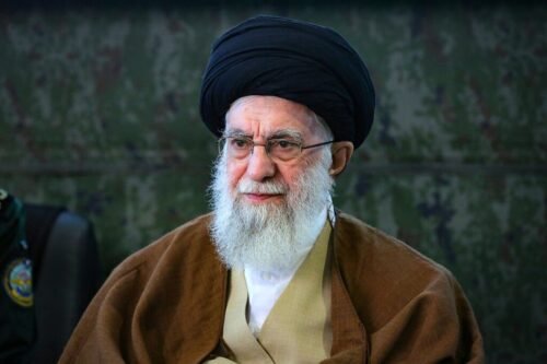 Israel-Iran War: Khamenei said- we will not surrender, if America jumps into the war, the consequences will be bad
