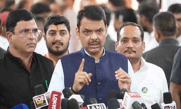 Maharashtra: CM Fadnavis said on language dispute - Pride in Marathi is not wrong, but hooliganism will not be tolerated