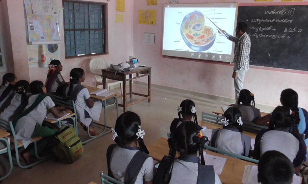 UP News: The way is cleared for the merger of primary schools, the High Court dismissed the petitions challenging the order