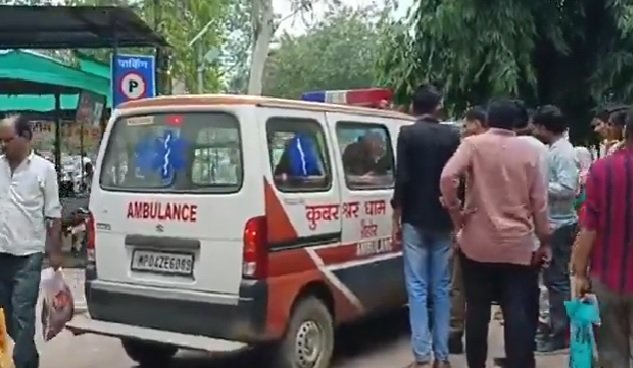 MP News: Two female devotees died in a stampede at Kubereshwar Dham in Sehore, crowd had gathered for Kanwar Yatra